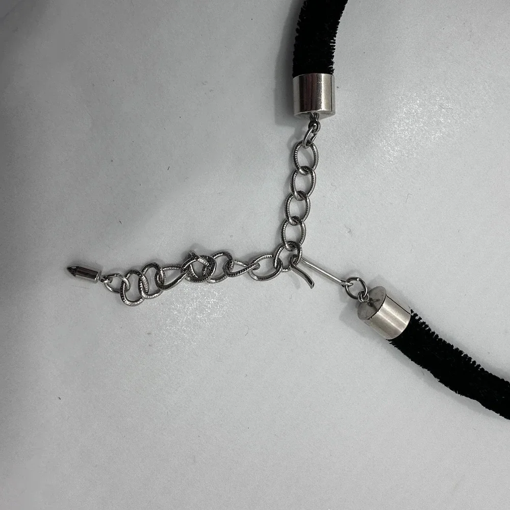 Avon VTG Blue Crystal Pendant Necklace Black‎ Velvet Cord Silver Tone Statement